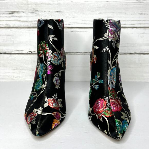Privileged Audra Black Floral Ankle Bootie Heels Shoe Size 10 - Picture 2 of 10